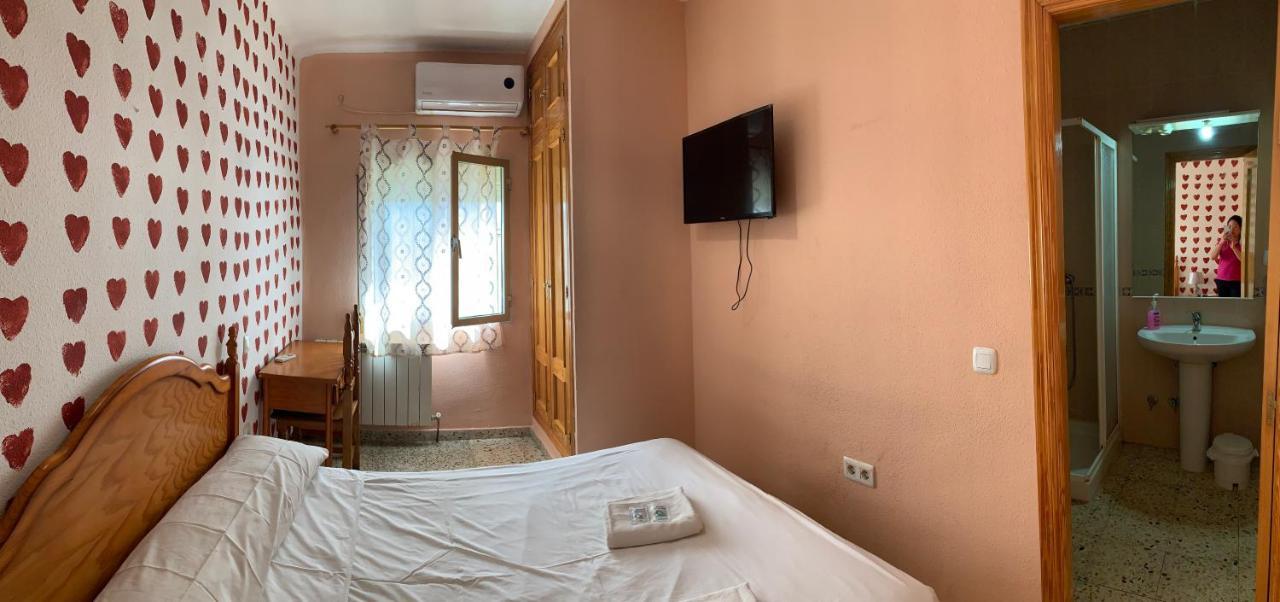 Hostal Sesena Exterior photo