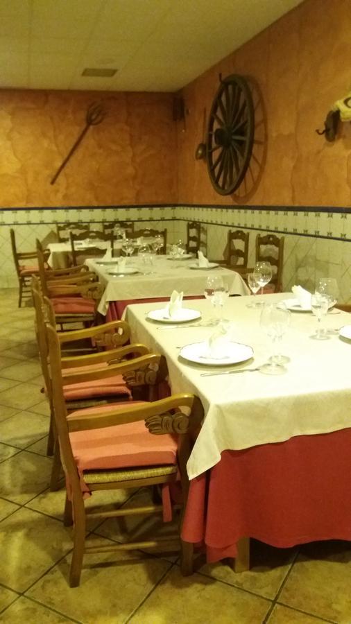 Hostal Sesena Exterior photo